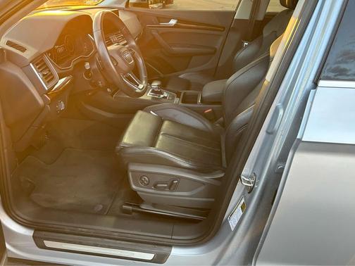 2018 Audi Q5 2.0T Premium Plus