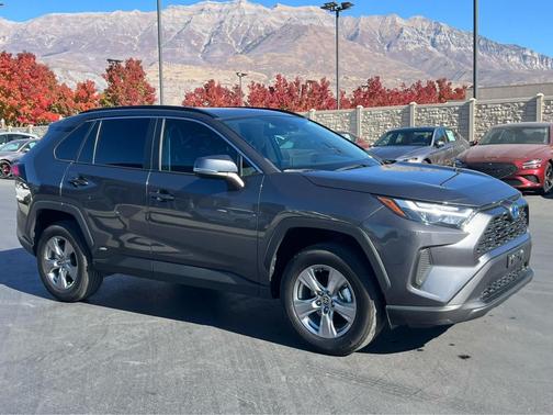 2022 Toyota RAV4 Hybrid XLE