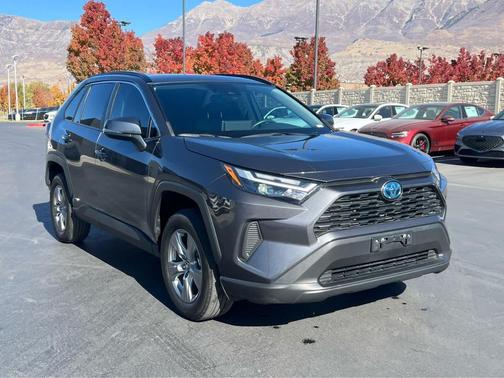 2022 Toyota RAV4 Hybrid XLE