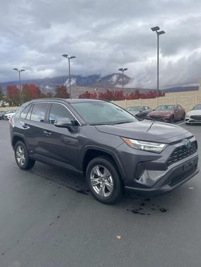 2022 Toyota RAV4 Hybrid XLE
