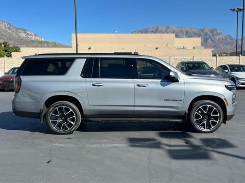 2025 Chevrolet Suburban RST