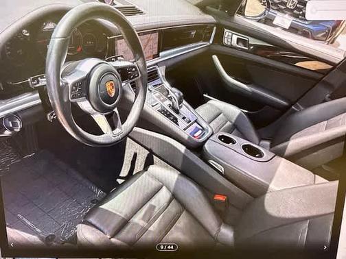 2018 Porsche Panamera 4