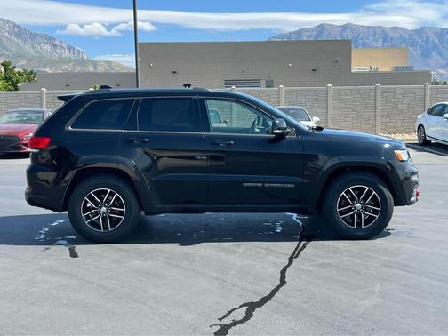 2017 Jeep Grand Cherokee Summit