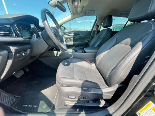 2018 Buick Regal TourX Essence