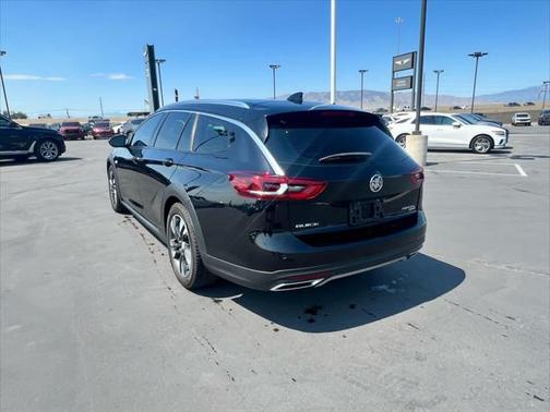 2018 Buick Regal TourX Essence
