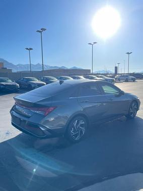 2024 Hyundai ELANTRA HEV Limited