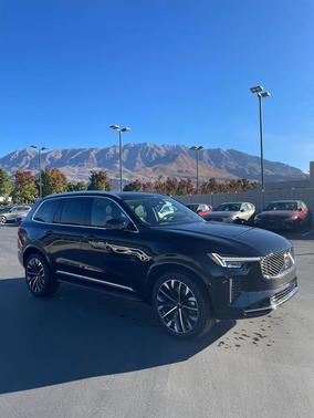 2026 Volvo XC90 B5 Plus 7-Seater