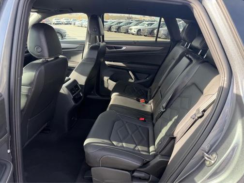 2024 Volkswagen Atlas Cross Sport 2.0T SE w/Technology 4MOTION