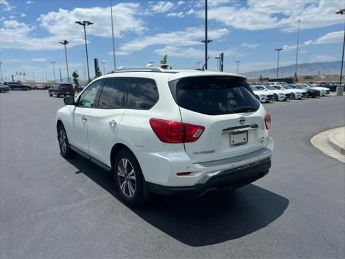 2017 Nissan Pathfinder SL
