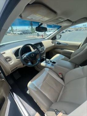 2017 Nissan Pathfinder SL