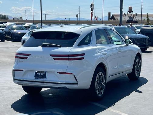 2026 Genesis Electrified GV70 Standard