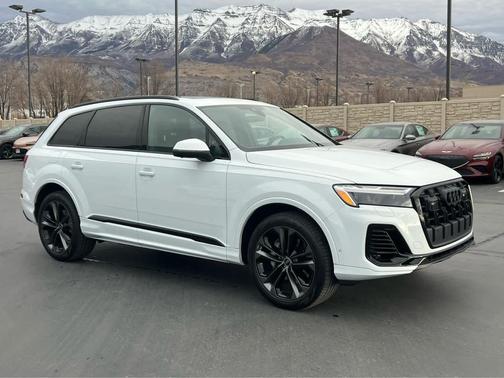 2025 Audi Q7 55 Premium Plus