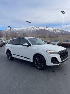 2025 Audi Q7 55 Premium Plus