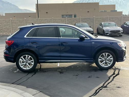 2025 Audi Q3 Premium 45 TFSI S line quattro Tiptronic