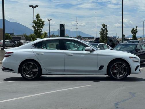 2025 Genesis G70 2.5T AWD
