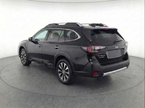 Crystal Black Silica 2023 Subaru Outback Touring XT
