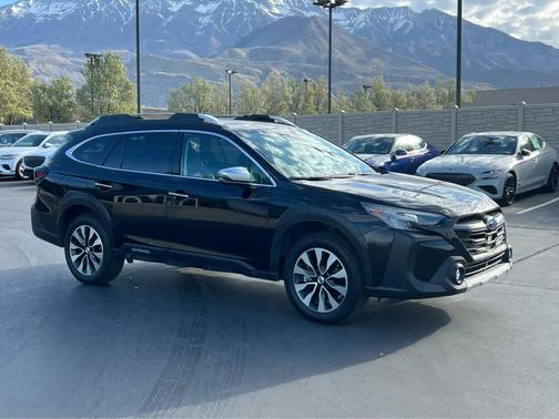 Crystal Black Silica 2023 Subaru Outback Touring XT