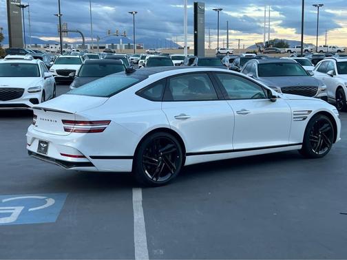 Uyuni White 2026 Genesis G80 3.5T Prestige Black AWD