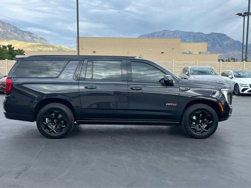 2025 GMC Yukon XL AT4 4WD