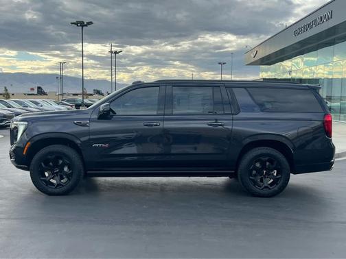 2025 GMC Yukon XL AT4 4WD