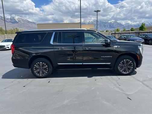 Onyx Black 2025 GMC Yukon XL Elevation 4WD