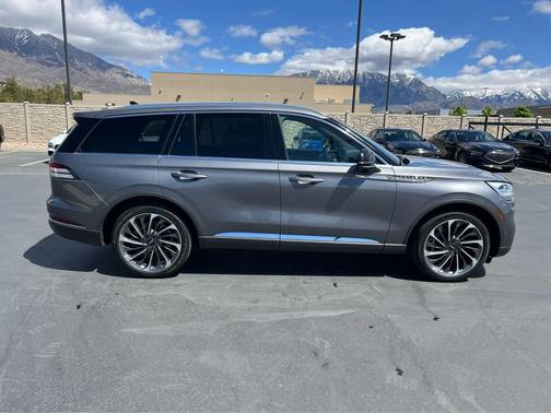 Asher Gray Metallic Clearcoat 2022 Lincoln Aviator Reserve AWD