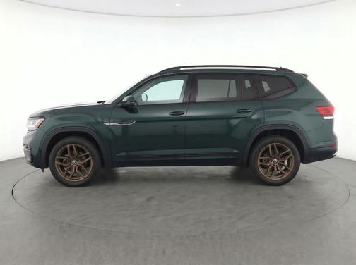 Racing Green Metallic 2021 Volkswagen Atlas 3.6L SEL