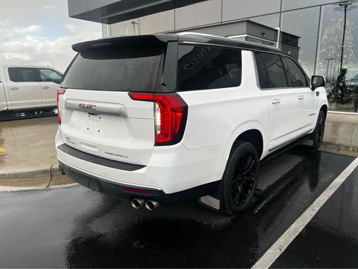 2022 GMC Yukon XL Denali