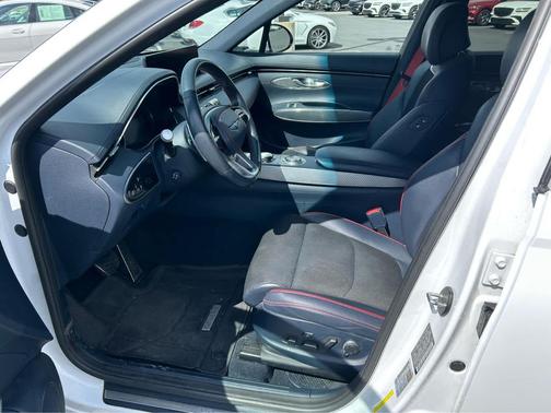 2022 Genesis GV70 2.5T AWD