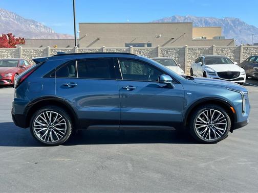 2024 Cadillac XT4 Sport