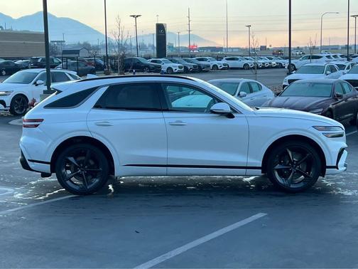 Uyuni White 2026 Genesis GV70 3.5T Sport Prestige