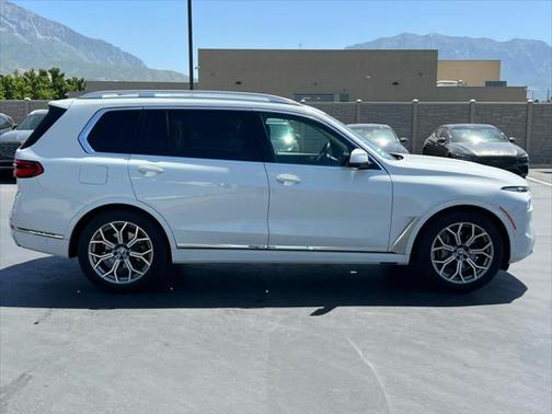 2024 BMW X7 xDrive40i