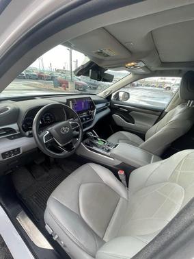 2023 Toyota Highlander Platinum