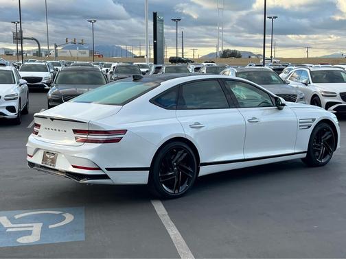 Uyuni White 2026 Genesis G80 3.5T Prestige Black AWD