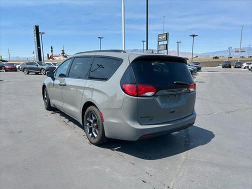 2020 Chrysler Pacifica Touring-L Plus