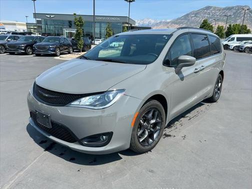 2020 Chrysler Pacifica Touring-L Plus