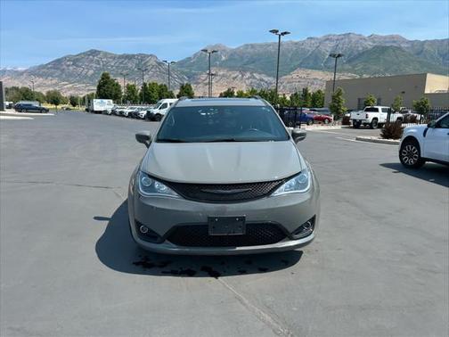 2020 Chrysler Pacifica Touring-L Plus