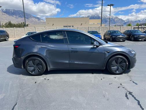 Diamond Black 2026 Tesla Model Y Premium All-Wheel Drive