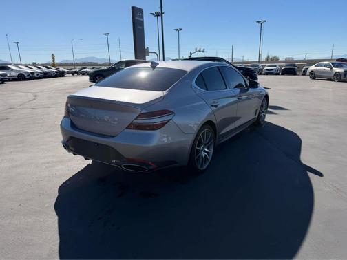 2022 Genesis G70 3.3T RWD
