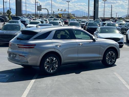 2026 Genesis Electrified GV70 Standard