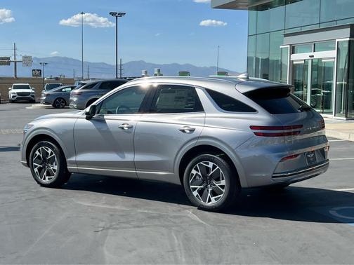 2026 Genesis Electrified GV70 Standard