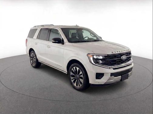 Star White Metallic Tri-Coat 2025 Ford Expedition Max Platinum