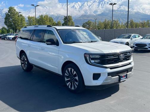 Star White Metallic Tri-Coat 2025 Ford Expedition Max Platinum