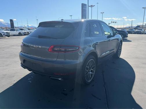 2018 Porsche Macan AWD