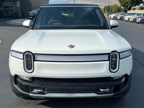 2023 Rivian R1S Adventure