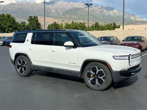 2023 Rivian R1S Adventure