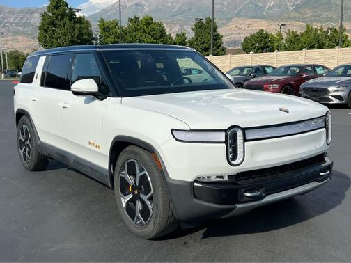 2023 Rivian R1S Adventure