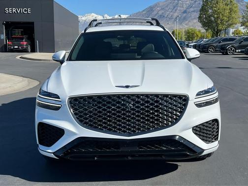 Alta White 2025 Genesis GV70 3.5T AWD Sport