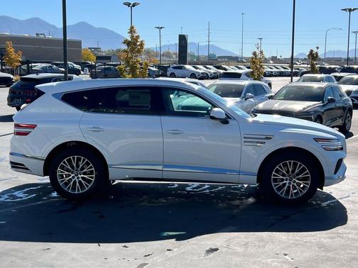Uyuni White 2026 Genesis GV80 2.5T