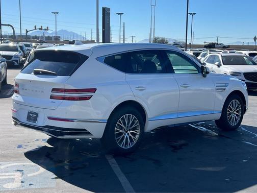 Uyuni White 2026 Genesis GV80 2.5T